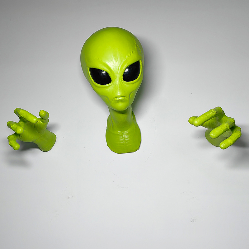 UFO Alien Wall Art Hanging Orn - đánh giá và giá Resin Art Zone